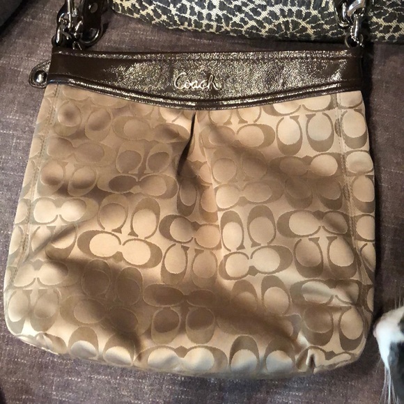 Coach signature crossbody and large wristlet 😮 - Picture 2 of 7